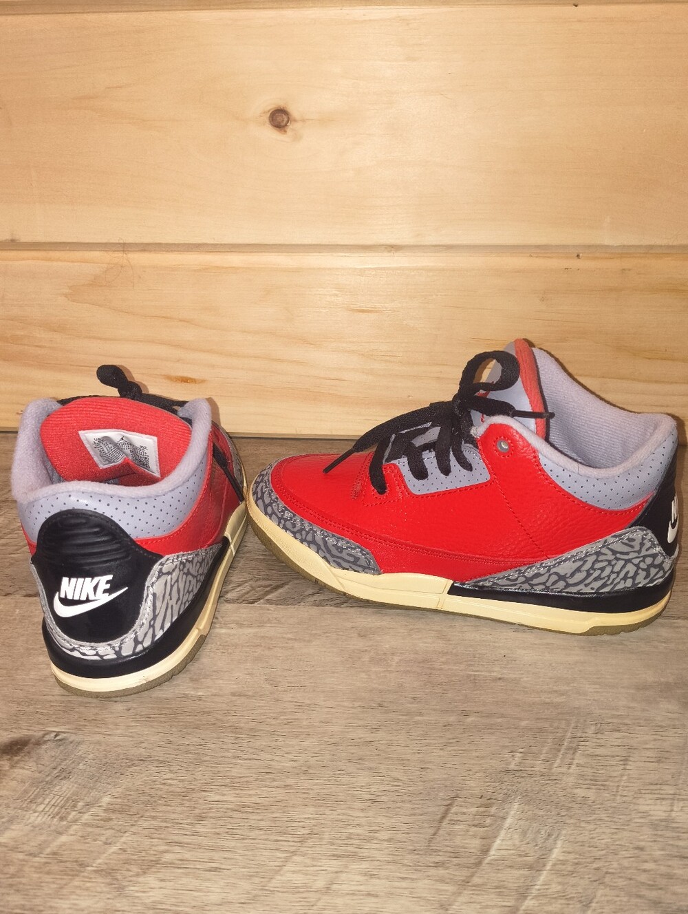 Air Jordan 3 Retro SE Unite Fire Red 1.5Y CQ0487-600 Kids Sneakers